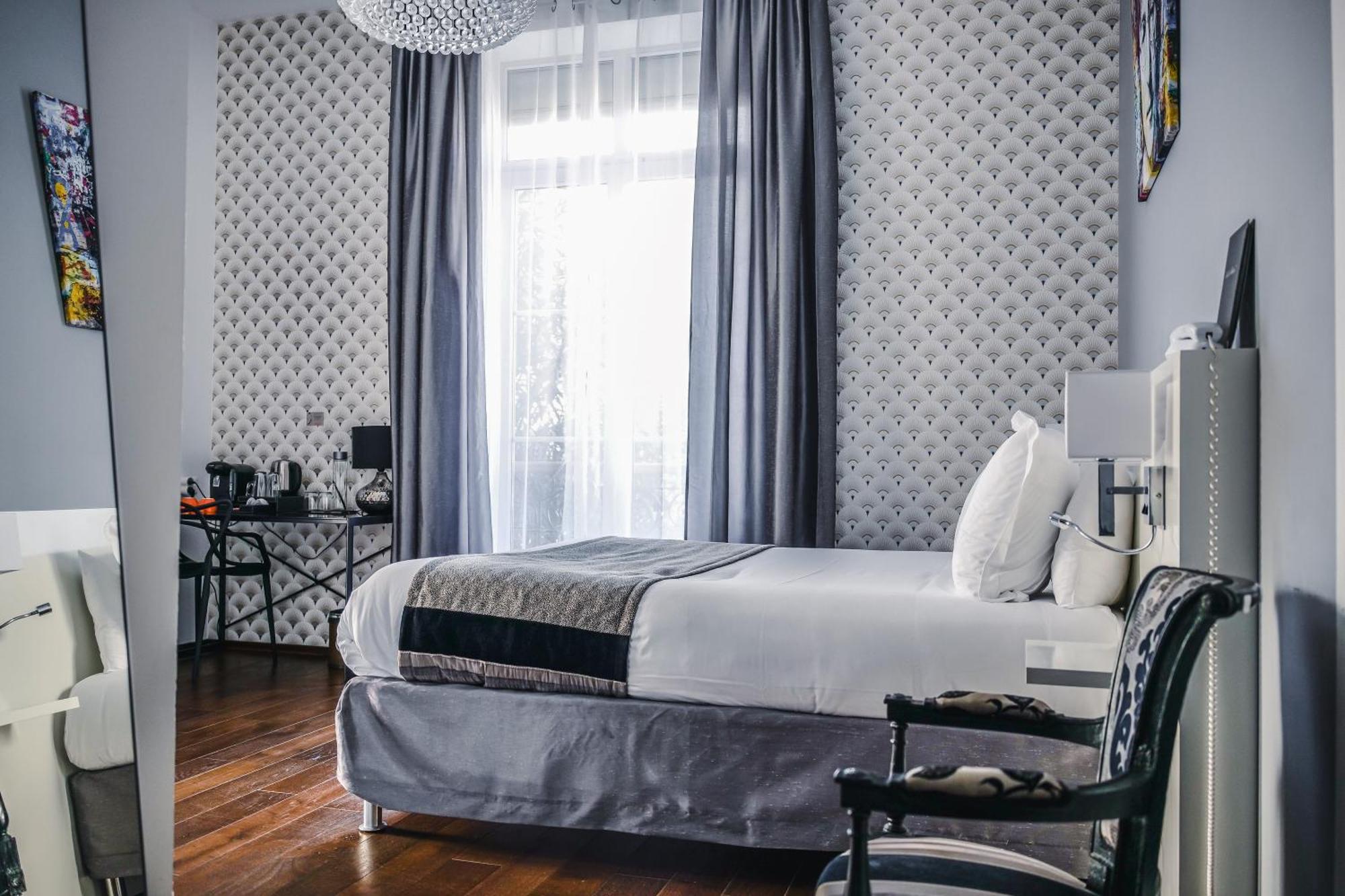 Le Manoir Hotel La Rochelle  Buitenkant foto